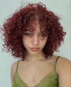 Color Dyed Curly Hair, Spicy Brown Hair Color, Red Shirt Curly Hair, 3c Hair Color Ideas, Red Hair Color On Curly Hair, Short Curly Red Hair With Bangs, Maroon Curly Hair Burgundy, Y2k Hair Color Curly, Super Layered Curly Hair