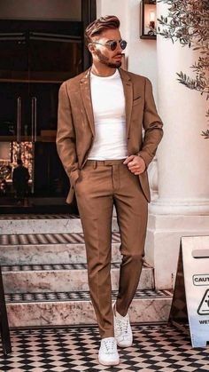 Beach Wedding Suits, Suits And Sneakers, Cocktail Attire Men, Mens Business Casual Outfits, Brown Suit, Wedding Outfit Men, Mens Fashion Blazer, Men Fashion Casual Shirts, Stylish Men Casual