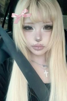 #gyaru #fashion Y2k Makeup Looks, Dark Makeup Looks, Alt Makeup, Smink Inspiration, Emo Makeup