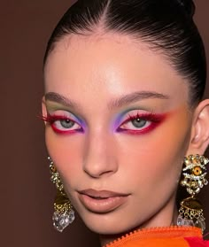 Creative Makeup Inspiration, Editorial Hair And Makeup, Colourful Editorial Makeup, Editorial Colorful Makeup, Retro Futuristic Makeup, Colorful Editorial Makeup, Extravagant Eye Makeup, Makeup Ideas Colorful Creative, Maximalist Makeup Looks