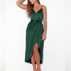 Lulus Forest Green Satin Midi dress Semi Formal Dresses For Wedding, Green Satin Midi Dress, Cupshe Dress, Trendy Party Dresses, Junior Party Dresses, Formal Dresses For Weddings, Party Dress Short, Midi Short Sleeve Dress