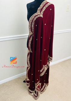 Cut Work Golden Tilla Sitara Perlen Kastanienbrauner Samtschal

 Erkunde mehr SAMTSCHAL , DUPATTA , TRADITIONELLE SPITZENARBEIT AUS PHULKARI , PHULKARI DUPPATTA , CHUNNI , ORGANZA DUPATTA , GOTA PATTI 


📦 Unübertroffener KOSTENLOSER weltweiter Versand von Kanada in die USA, nach Europa, Australien, Neuseeland, Norwegen, Belgien, Dänemark, Spanien, Italien, Frankreich und überall sonst.

 ⭐️⭐️⭐️⭐️⭐️ 5-Sterne-Kundenbewertungen

 Simran, Norwegen ⭐️⭐️⭐️⭐️⭐️

 Die schnellste Lieferung aller Zeite Luxury Elegant Kora Dupatta, Luxury Self-design Dupatta For Rituals, Luxury Stone Work Dupatta For Diwali, Cut Work Dupatta Designs, Bridal Chunni, Shawl Dupatta, Maroon Dupatta, Dupatta Design, Velvet Dupatta