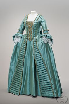 Robe à la française turquoise 1700s Fashion, 18th Century Dresses, 1700 Fashion, Rococo Fashion, 18th Century Costume, Regency Period, Dress History, French Dress