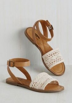 Bali Clothing, Clothes Wishlist, Vintage Sandals, Leather Ideas, Boho Sandals, Cute Sandals, Pinterest Closet, Soft Natural, Crazy Shoes