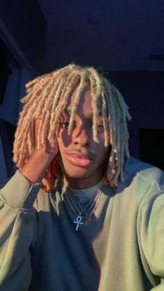 Dread Hair Styles Men, Loc Haircuts Men, Bleach Dreads Men, What Color To Dye Your Hair, Silver Locs Men, Dread Inspo Men, White Dreadlocks Black Man, Blonde Dreadlocks Men, Dreads With Hat