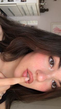 Cute girl Make up maquillaje rosa pink chica selfie portrait insta instagram inspo inspiration cutie cute model Natural Selfie Ideas, Natural Selfie Poses, Selfie Makeup Ideas, Makeup Selfie Ideas, Eye Shadow Eyeliner Looks, Maquillaje Soft Girl, Soft Makeup Look Aesthetic, Ideal Face, Little Makeup Look