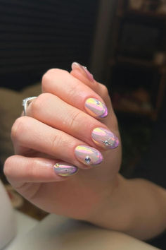 Mesmerizing Almond Nails: Opal Base, Purple Cat Eye Tips, & Chrome Stars ✨ // Photo Credit: Instagram @gillspace Cat Eye Nails Short, Nails Opal, Stars Photo