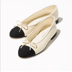 Chanel Ivory Ballet Flat. Size 40 Brand New/ Never Worn Chanel Shoes Heels White, Chanel Ankle Strap Flats, Ivory Ballet Flats, Chanel Ballerina, Chanel Flats, Shoes Chanel, Dr Shoes, Mode Chanel, Chanel Store