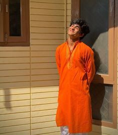 Indian Guy Outfit, Kurta Photoshoot Ideas Men, Kurtha Poses Men, Indian Male Clothes, Guys In Kurta Aesthetic, Diwali Boy Pic, Onam Photoshoot Ideas Men, Kurta Poses For Men Aesthetic, Boy In Kurta Aesthetic