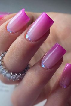 Omg I can’t wait to try these pink ombre nails! They are super cute and perfect for this season. I personally love the almond pink ombre nails. Hombre Nails Ombre, Marvel Nail Art, Pink Ombre Nails Glitter, Mascara Aesthetic, Ambre Nails, Red Ombre Nails, Pink Tip Nails, Purple Ombre Nails, Pink Nail Colors