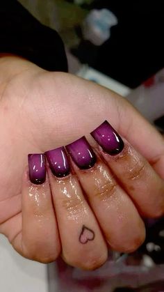 Hard Nails Short, Short Aura Nails Square, Square Nails Ideas Fall, Short Extra Nails, Extra Short Nails Ideas, Square Nails With Design, Purple Short Acrylic Nails, Purple Nails Square, Black Short Square Nails