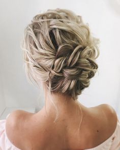 Long Wedding hairstyles and updos from lenabogucharskaya #weddings #hairstyles #weddingideas #weddinghairstyles #hair #dpf #deerpearlflowers A Messy Bun, Elegant Wedding Hair, Braided Hairstyles For Wedding, Wedding Hairstyles Updo, Elegant Updo, Wedding Updo, Trending Hairstyles