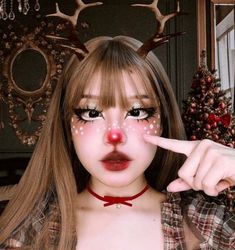 Xmas Make Up Looks, Cute Reindeer Makeup, Reindeer Makeup Look, Rudolph Makeup Reindeer, Christmas Aesthetic Makeup, Reindeer Eye Makeup, Christmas Makeup Looks Creative, Crazy Christmas Makeup