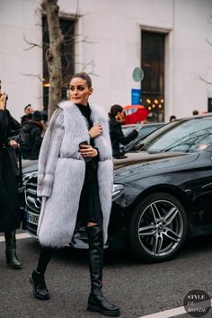 Olivia Palermo Fur, Olivia Palermo Style Winter, Olivia Palermo Winter, Johannes Huebl, Fur Coat Outfit, Estilo Olivia Palermo, 2020 Street Style, Olivia Palermo Lookbook, Olivia Palermo Style