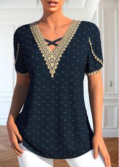 Patchwork Navy V Neck Short Sleeve T Shirt Patchwork, Rotita Tops, Stylish Tops For Women Fashion Design, Fashion Outfits Ideas, Tops Trendy, Blouse Back Neck Designs, Patchwork Shorts, Womens Trendy Tops, Blouse Neck Designs