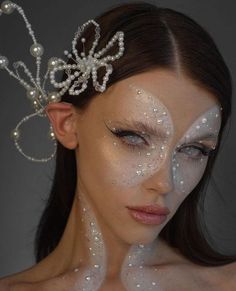 Heaven Flower, Futuristic Makeup, Maquillage Yeux Cut Crease, Angel Makeup, Crystal Makeup, Hydrating Foundation, Rhinestone Makeup, High Fashion Makeup, Face Art Makeup