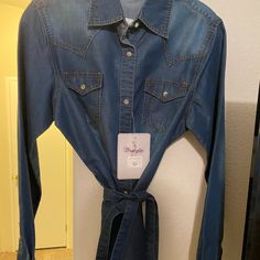 Brand New Sz Small Wrangler Wrangler Denim Dress, Wrangler Shirts Woman, Wrangler Shirts Womens, Wrangler Tshirt, Wrangler Long Sleeve Shirt, Jean Dress, Wrangler Jeans, Jeans Dress, Colorful Dresses