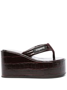 Find COPERNI Leather Platform Sandals on Editorialist. brown calf leather crocodile-effect embossed leather strap appliqué logo thong strap platform sole slip-on style Coperni Sandals, Platform Shoes Aesthetic, Brown Flip Flops, Genderless Fashion, Trendy Shoes Sneakers, Boho Lifestyle, Platform Flip Flops, Style Bundle, 2022 Style