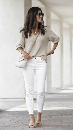 White Jeans Outfit, Business Casual Outfits, Casual Clothes, Mode Inspiration, Work Attire, Casual Work