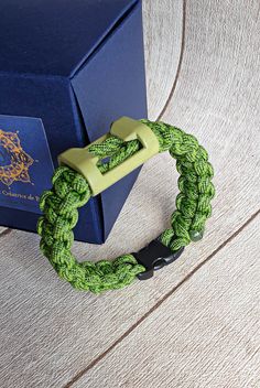 This real Paracord survival bracelet is designed for adventurous hikers. I make it by hand from top quality Paracord for maximum durability. It is designed to withstand even the harshest conditions. The built-in bottle opener is convenient for quickly opening drinks during your breaks. In case of emergency, you can undo the weaving to have rope length available. This bracelet is also lightweight and comfortable to wear, making it perfect for all outdoor adventures. Available in several colors, t Bracelet Couple, Paracord Survival, Survival Bracelet, Couple Bracelets, In Case Of Emergency, Bracelet Collection, Paracord, Bottle Opener, Cuff Bracelets