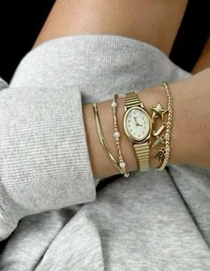 Dope Jewelry, Classy Jewelry, Jewelry Essentials, Funky Jewelry, Stacked Jewelry, Jewelry Lookbook, Silver Accessories, Girly Jewelry, Jewelry Inspo