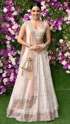 Lehenga Kiara Advani, Kiara Advani Lehenga, Manish Malhotra Lehenga, Wedding Lehenga Designs, Pink Lehenga, Indian Dresses Traditional, Traditional Indian Outfits