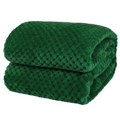 Premium Flannel Fleece Waffle Textured Throw Blanket by Pavilia This waffle throw blanket has a unique texture and is lightweight, warm, and cozy, making it the ideal choice for all season use. It is silky smooth to touch with quality craftsmanship and you will want to snuggle all day with the blanket! The blanket is constructed with 270GSM of high quality microfiber polyester that is soft to touch, easy to care for, and lightweight at the same time. It keeps you warm, but its not thick to the p Green Sofa Throw, Emerald Green Sofa, Textured Throw Blanket, Textured Blankets, Green Throw Blanket, Throw Blanket Pattern, Green Blanket, Waffle Blanket, Fuzzy Blanket