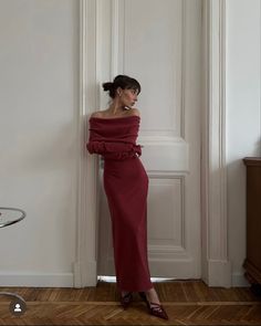 Fall Gowns, Casual Fall Dresses, Burgundy Dress Outfit, Fall Dress Trends, Modest Fall Outfits, Dress Aesthetic, Dresses To Wear, Lace Dress Long, Burgundy Dress