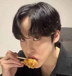 ATEEZ yunho cute Yunho Eating, Ateez Eating, Big Puppy, Big Puppies