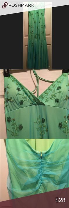 🐲 unique and sexy Unique Blue over of lime green dress has Beautiful flower accents throughout Top to bottom 56 inches  Open Back from zipper to hem 45 inches no stains or Pulls Stored in smoke & pet free home Dresses Backless Lime Green Dress, Dresses Backless, Beautiful Flower, Top To Bottom, Green Dress, Lime Green, Open Back, Gym Bag, Ted Baker Icon Bag