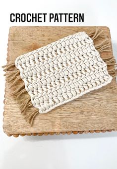 a crochet dishcloth on a wooden tray with text overlay that reads, crochet pattern