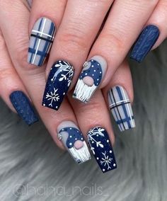 Santa Nails Christmas, Hannukah Nail Ideas, Snowman Nail Art, Blue Christmas Nails, Christmas Nails Diy, Blue Nail Art Designs, Festive Nail Art, Christmas Gel Nails, Diy Nail Designs