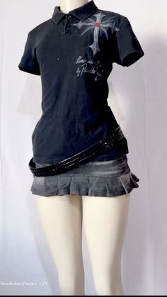 Y2k Tshirt, New Rock, Fashion 2024, Really Cute Outfits, Style Streetwear, 2000s Fashion