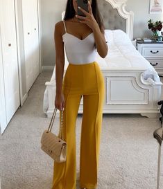 Secretary Work Outfits, Feminine Outfits With Pants, Fancy Brunch Outfit, Girl Boss Outfit, Lunch Outfit, Boss Outfit, Business Casual Outfits For Work, Model Outfits, Fashion Hacks Clothes