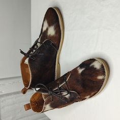 In Unused Condition, However There Is Some Minor Peeling Of Inner Lining, See Last Two Pics. A Super-Cute Spin On Classic Chukka Boots With Crepe Sole In Very Soft, Naturally Multicolor Cowhide. Cow Hide Shoes, Zara Shoes, Zara Black, Chukka Boots, Black And Brown, Super Cute, Size 7, Zara, Women Shoes