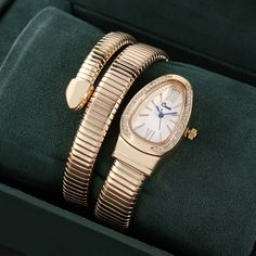 Brand New Women’s Watch 18k Gold Plated Gold Metal Diamond Watch With Subdials, Elegant Gold Analog Watch Accessories, Serpenti Watch, Snake Watch, Gold And Silver Watch, Womens Designer Watches, Apple Watch Sizes, Gold Watches, Rhinestone Watches