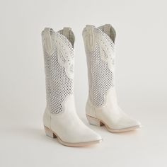 RANCH BOOTS IVORY LEATHER Western Boots For Women, Classic Mini Skirt, Ranch Boots, White Boots Outfit, Western Trend, Western Boots Women, Leather Socks, Leather Detail, Western Leather