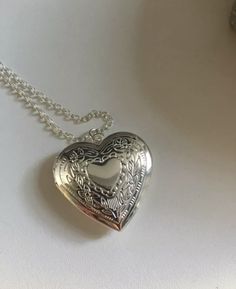 Locket Necklace Heart, Heart Locket Necklace, Necklace Heart, Funky Jewelry, Silver Lockets, Heart Locket