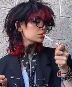 Nonbinary Hair, Short Grunge Hair, Makijaż Smokey Eye, Punk Hair, Hair Stylies, Fluffy Hair