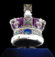 State crown of George VI.Back of the Imperial State Crown (made in 1937 with alterations in 1953) George Vi, Crown Jewels, Traditional Jewelry, Gigi Hadid, Beautiful Horses, Harry Potter