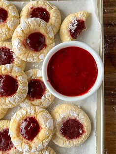 strawberry shortbread cookies with powdered sugar and jelly