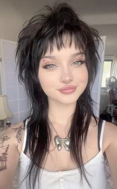 Fairy Tail Haircut, Scene Hair Wavy, Haircuts For Flat Heads, Short Layered Grunge Hair, Vampire Bangs Mullet, Layered Hair Alternative, Long Hair With Short Layers On Top, Scene Hair Unstyled, Goth Hair Styling