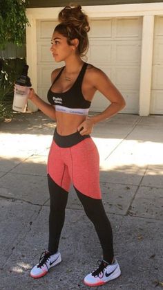 leggings chantel jeffries workout workout leggings pants tights crop tops fashion style beautiful Workout Outfits For Women, Fitness Queen, Crop Top Styles, Sport Videos, High Waist Sports Leggings, Estilo Fitness, Chantel Jeffries, Outfit Yoga, Workout Attire