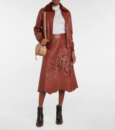 Chloé - Кожаная юбка миди лазерной резки | Мифереза Chloe Clothing, Leather Embroidery, Laser Cut Leather, Knit Edge, Leather Midi Skirt, Sheep Leather, Chloe Marcie, Nappa Leather, Leather Material