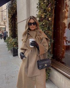 Chique Outfit, Chique Outfits, Paris Outfits, Looks Street Style, Black Gloves, Office Attire, Autumn Outfit