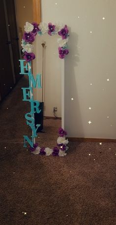 I never knew how creative I was until I decided to make these mirrors. I have truly found my craft and I truly enjoy it. I hope that it bring as much joy to you as it was for me knowing I've made it uniquely for you!  Pricing ranges from $85.00-$130.00 depending on the size of the mirrors and labor needed to create your mirror. Thank you again for purchasing!❤️ Diy Junk Mirror, Mirror Ideas For Bedroom Diy, Diy Decorative Mirror Frames, Custom Mirror Frame, Decorative Mirrors Diy, Cloud Mirror Diy, How To Decorate A Mirror, Walmart Mirror Diy, Junk Mirror