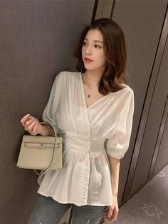 Commuter Style, Hijab Fashionista, Women White Blouse, Business Outfits Women, Shirt Female, Niche Design, Blouse Styles, White Shirt