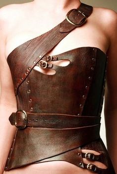 leather corset medieval by JessiLeigh 2011 Fashion Trends, Medieval Hairstyles, Mode Tips, 2011 Fashion, Style Steampunk, Leather Armor, Gothic Steampunk, Legging Outfits