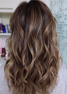 Honey Bayalage, Kimono Hairstyle, Highlights On Brunette, Bayalage Highlights, Rambut Brunette, Honey Brown Hair, Brown Ombre Hair, Hot Hair Colors, Caramel Hair