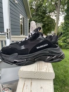 Selling some balenciaga shoes, fairly worn about 2-3 times, I want to sell them asap for some other shoes Black Pointed Toe Sneakers With Branded Insole, Balenciaga Shoes, Balenciaga Triple S, Triple Black, Balenciaga, To Sell, Athletic Shoes, Men's Shoes, Shoe Accessories